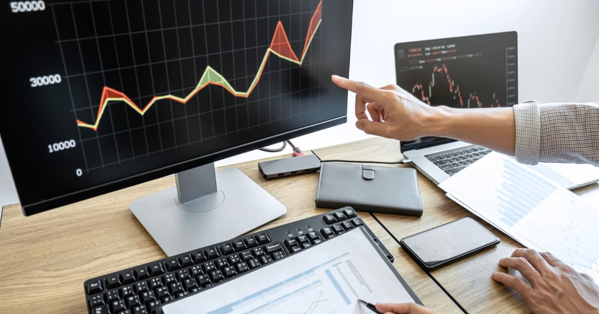 【台股盤前0206】美股科技股重挫拖累台股，資金轉入傳產股? "上市櫃營收創高"聚焦南俊國際、騰輝電子